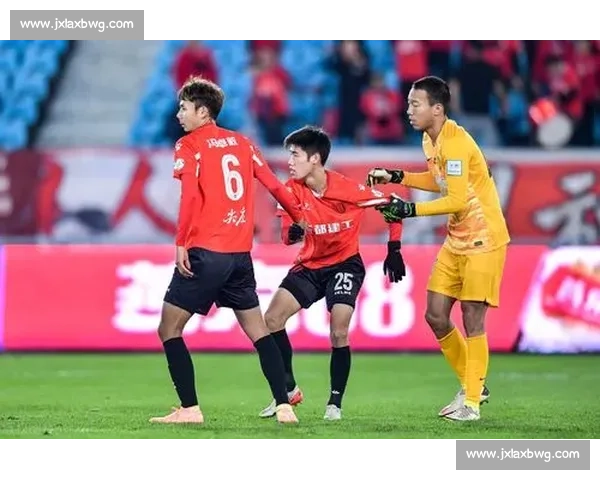 尘埃落定！XX选手正式亮相新东家，笑容满怀，未来可期！